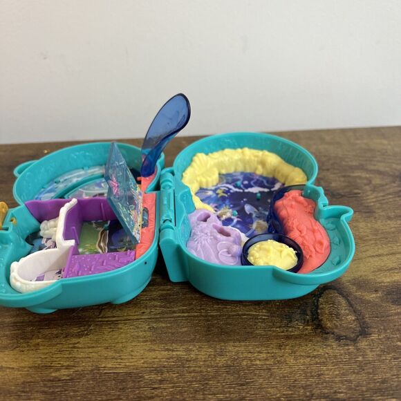 Polly Pocket Otter Aquarium Playset Without Dolphins Miniature Toy - Picture 7 of 15